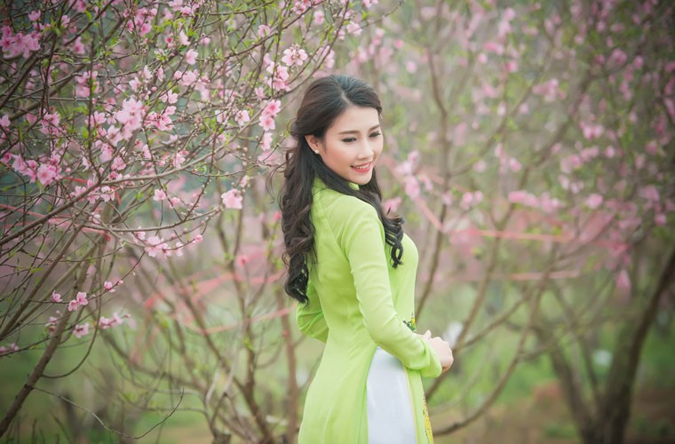 Top 5 HHVN Thanh Tu khoe sac giua vuon xuan-Hinh-11